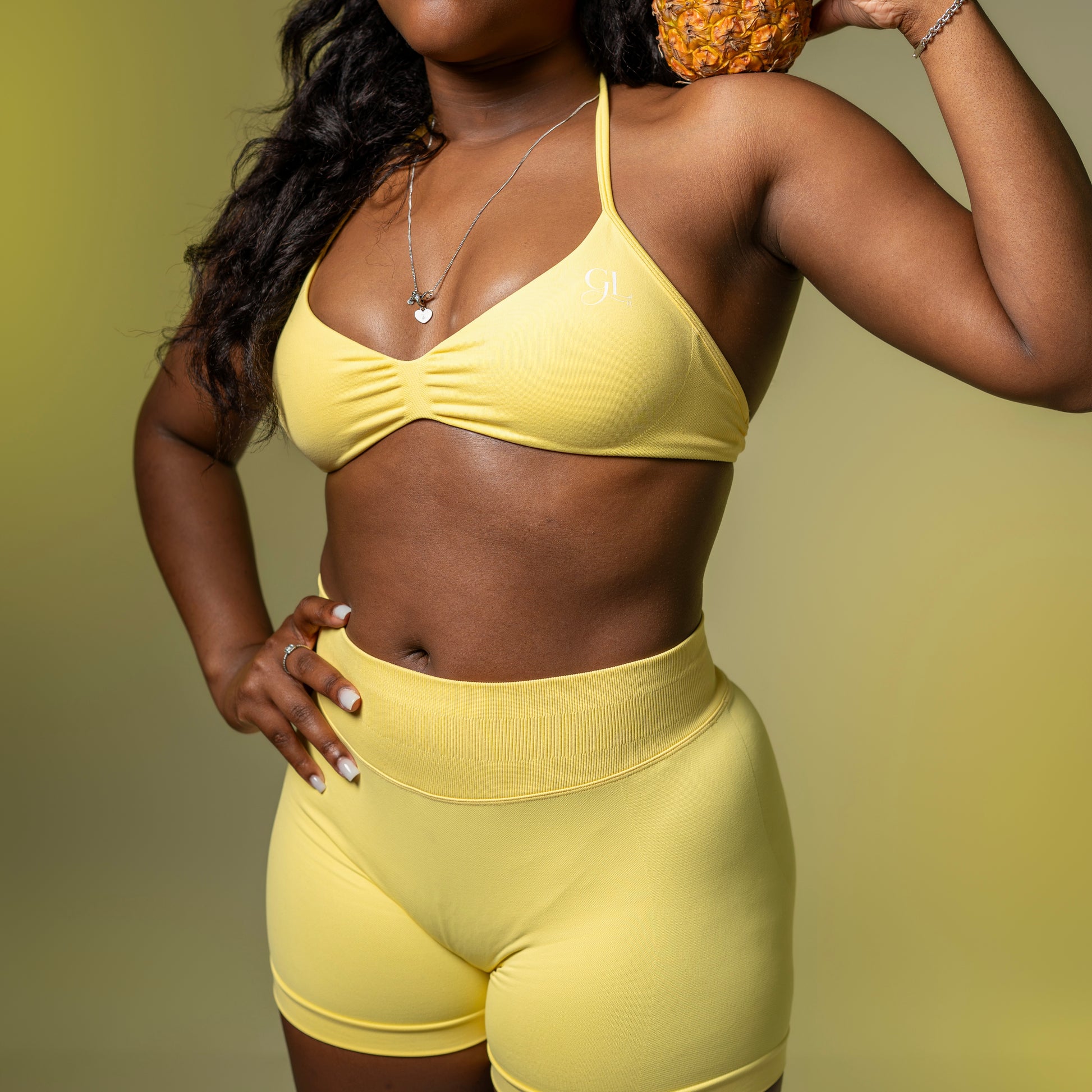 GLOWRÀ Piña Colada Set – Yellow activewear set
